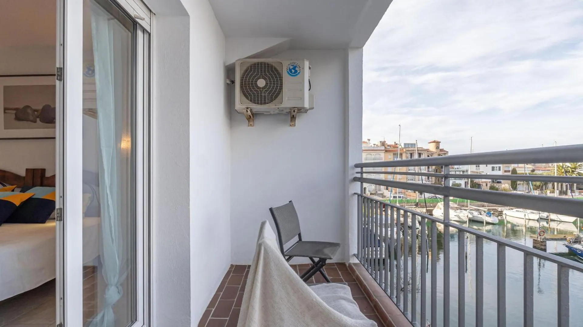 エンプリアブラバAgradable Y Moderno Duplex A 50 M De La Playa - Hisp-288-60アパートメント エンプリアブラバ