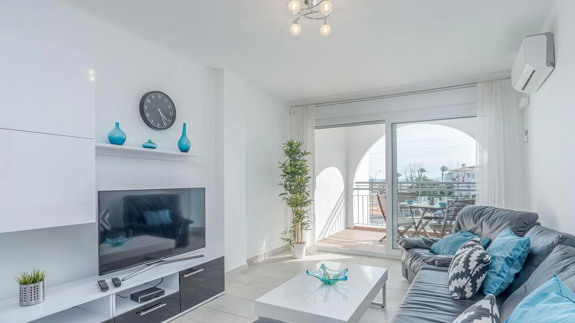 アパート エンプリアブラバAgradable Y Moderno Duplex A 50 M De La Playa - Hisp-288-60アパートメント